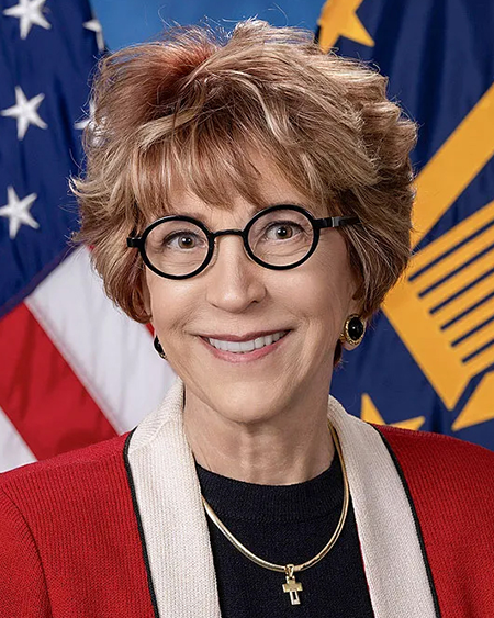 Lynda Davis